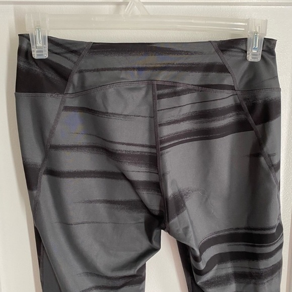 Z by Zella Black Gray Abstract Geometric Patterned Full Length Leggings Sz L - Picture 3 of 5